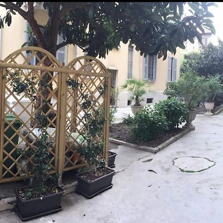 Piccolo Love Nest In Milan Bagian luar foto